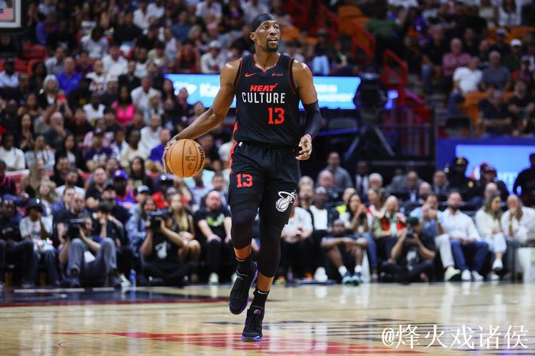 阿德巴约上半场7中4,三分3中1得到13分9篮板2助攻1抢断 阿德巴约上半场7中4,三分3中1得到13分9篮板2助攻1抢断