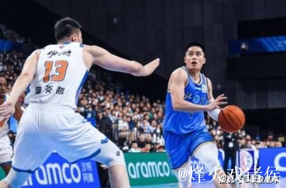 这也叫外援? 焦点战0分0板0助,连续2场正负值倒数第1,球迷:滾 这也叫外援? 焦点战0分0板0助,连续2场正负值倒数第1,球迷:滾